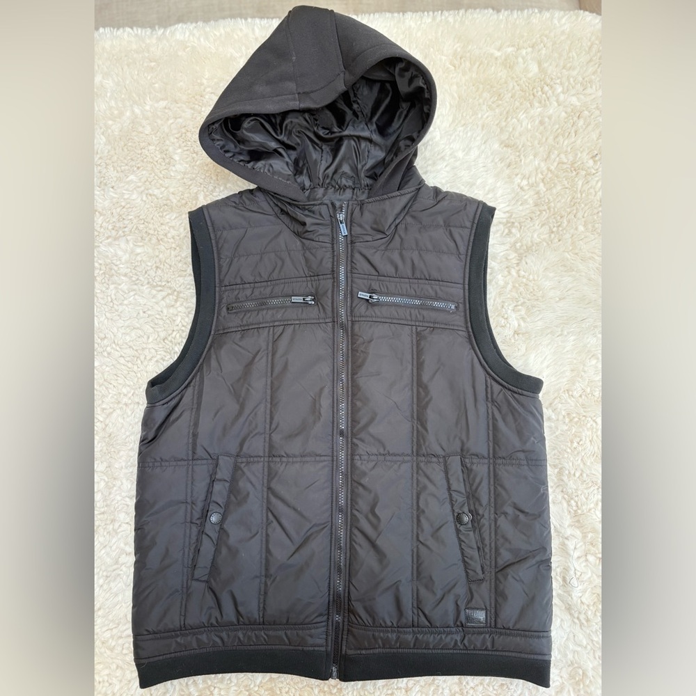 Men's Black Quilted Hooded Vest - Picture 2 of 7